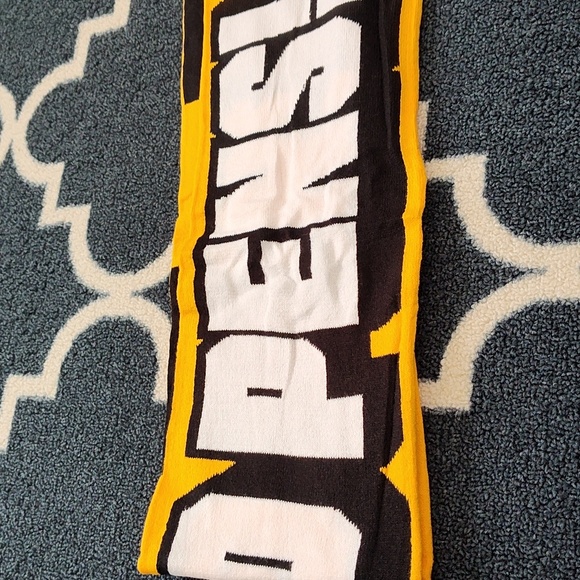 Wilkes-Barre Scranton Penguins Reversible Winter Scarf - AHL Hockey - NW… - Picture 9 of 10